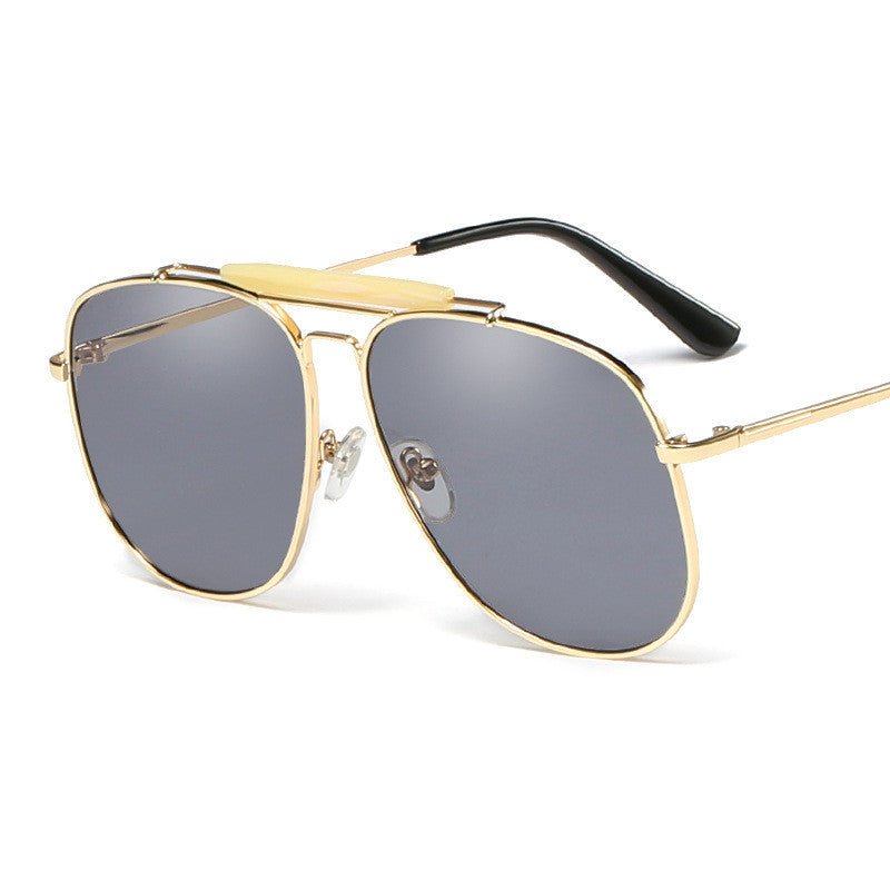 Metal candy color glasses $25.99 Dana Fashion Color: C4 grey Women's Accessories Specifications: Conventional Glasses structure: frame Whether it is polarized: No Lens material: resin Style: trendy and fashionable Frame material: metal Anti-UV grade: UV40