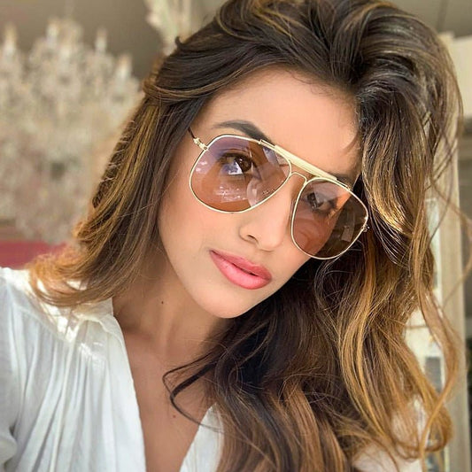 Metal candy color glasses $25.99 Dana Fashion Color: C1 black Women's Accessories Specifications: Conventional Glasses structure: frame Whether it is polarized: No Lens material: resin Style: trendy and fashionable Frame material: metal Anti-UV grade: UV4