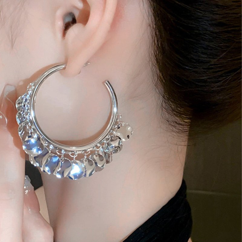 Metal Glossy Wafer Tassel Earrings $18.46 Dana Fashion Color: Silver Women's Accessories Product information: Treatment Process: Electroplating Color: Silver Applicable population: Female Material: zinc alloy Shape: Geometry Popular elements: round Style: