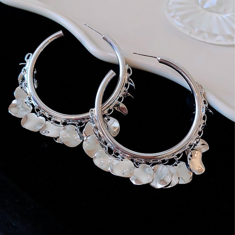 Metal Glossy Wafer Tassel Earrings $18.46 Dana Fashion Color: Silver Women's Accessories Product information: Treatment Process: Electroplating Color: Silver Applicable population: Female Material: zinc alloy Shape: Geometry Popular elements: round Style: