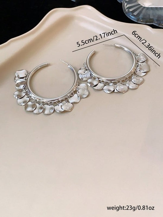 Metal Glossy Wafer Tassel Earrings $18.46 Dana Fashion Color: Silver Women's Accessories Product information: Treatment Process: Electroplating Color: Silver Applicable population: Female Material: zinc alloy Shape: Geometry Popular elements: round Style: