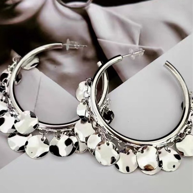 Metal Glossy Wafer Tassel Earrings $18.46 Dana Fashion Color: Silver Women's Accessories Product information: Treatment Process: Electroplating Color: Silver Applicable population: Female Material: zinc alloy Shape: Geometry Popular elements: round Style: