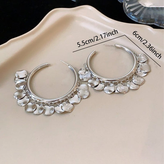 Metal Glossy Wafer Tassel Earrings $18.46 Dana Fashion Color: Silver Women's Accessories Product information: Treatment Process: Electroplating Color: Silver Applicable population: Female Material: zinc alloy Shape: Geometry Popular elements: round Style: