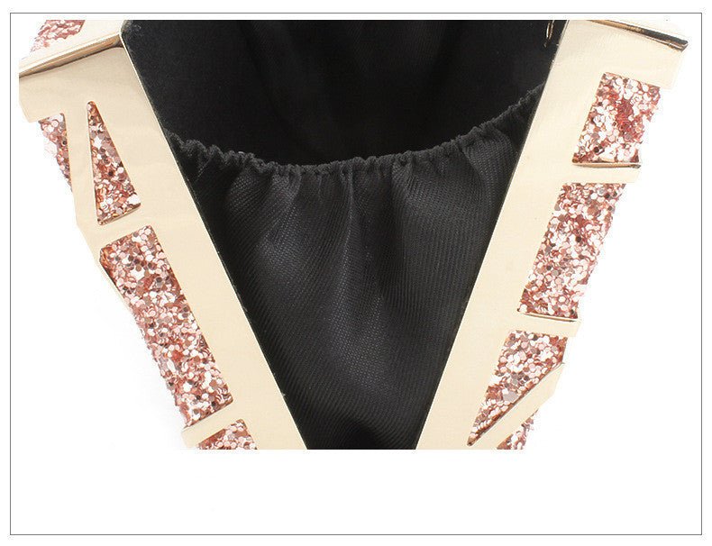 Metal Hollow Chain Hand Holding Glitter Small Square Bag Women $56.88 Dana Fashion Color: Black Women's Bags Product information: Product category: dinner bag material: metal Applicable scene: storage bag Fabric texture: synthetic leather Lining texture: