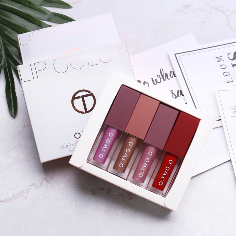 Metallic Lip Gloss Set $56.35 Dana Fashion Color: A makeup Color: Multicolor Ingredients: Minerals Skin Type: General Category: Lip Gloss, Lipstick, Lip Gloss Efficacy: modification