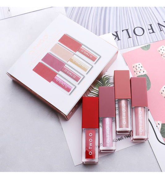Metallic Lip Gloss Set $56.35 Dana Fashion Color: A makeup Color: Multicolor Ingredients: Minerals Skin Type: General Category: Lip Gloss, Lipstick, Lip Gloss Efficacy: modification