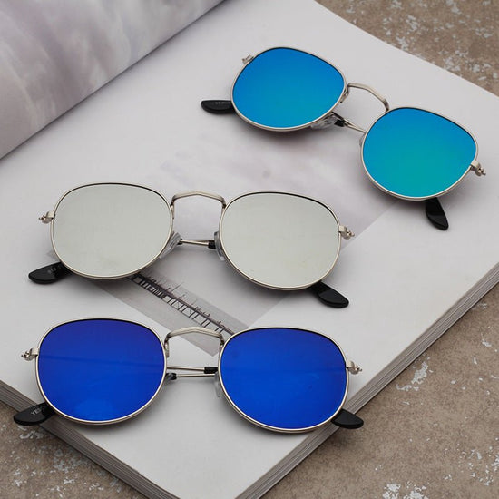 Metallic sunglasses $14.99 Dana Fashion Color: Black ash Women's Accessories Glasses structure : frame Whether polarized: No Lens material: AC Style: dazzling color Frame material: metal Anti-UV rating: UV400