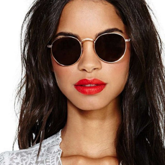 Metallic sunglasses $14.99 Dana Fashion Color: Black ash Women's Accessories Glasses structure : frame Whether polarized: No Lens material: AC Style: dazzling color Frame material: metal Anti-UV rating: UV400