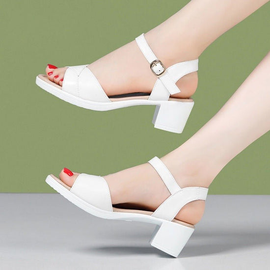 Mid Heel 3-5cm Chunky Heel Open Toe Rubber Sandals Ankle-strap Buckle PU $45.21 Dana Fashion Color: Black Size: 35 Women's shoes Product information: Toe bracket shape: separate toes Color: white, black Shoe Upper material: sheepskin and fur integration a
