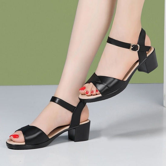 Mid Heel 3-5cm Chunky Heel Open Toe Rubber Sandals Ankle-strap Buckle PU $45.21 Dana Fashion Color: Black Size: 35 Women's shoes Product information: Toe bracket shape: separate toes Color: white, black Shoe Upper material: sheepskin and fur integration a