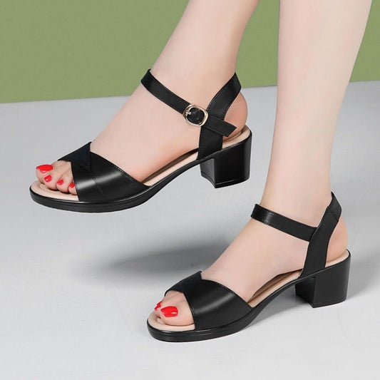 Mid Heel 3-5cm Chunky Heel Open Toe Rubber Sandals Ankle-strap Buckle PU $45.21 Dana Fashion Color: Black Size: 35 Women's shoes Product information: Toe bracket shape: separate toes Color: white, black Shoe Upper material: sheepskin and fur integration a