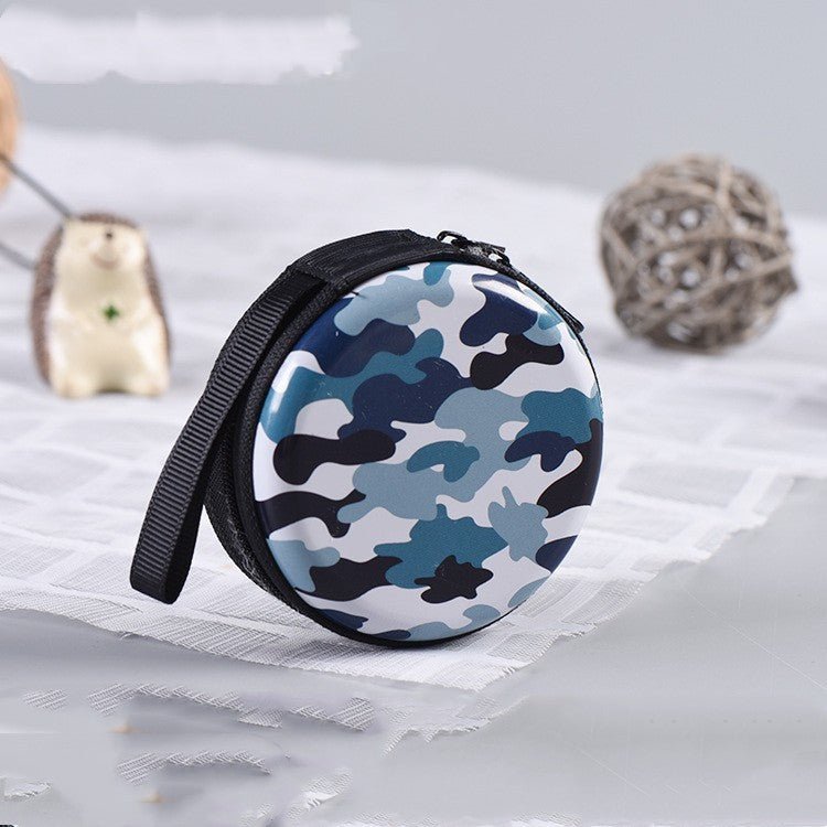 Military Fans Outdoor Portable Small Wallet $7.37 Dana Fashion Color: Camouflage 5 Women's Bags Product information: Pattern: cartoon animation Lining texture: Plant lining Color: Camouflage 2, camouflage 3, camouflage 4, camouflage 5 Function: Storage Ma