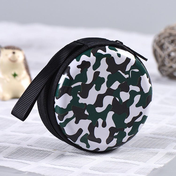 Military Fans Outdoor Portable Small Wallet $7.37 Dana Fashion Color: Camouflage 2 Women's Bags Product information: Pattern: cartoon animation Lining texture: Plant lining Color: Camouflage 2, camouflage 3, camouflage 4, camouflage 5 Function: Storage Ma