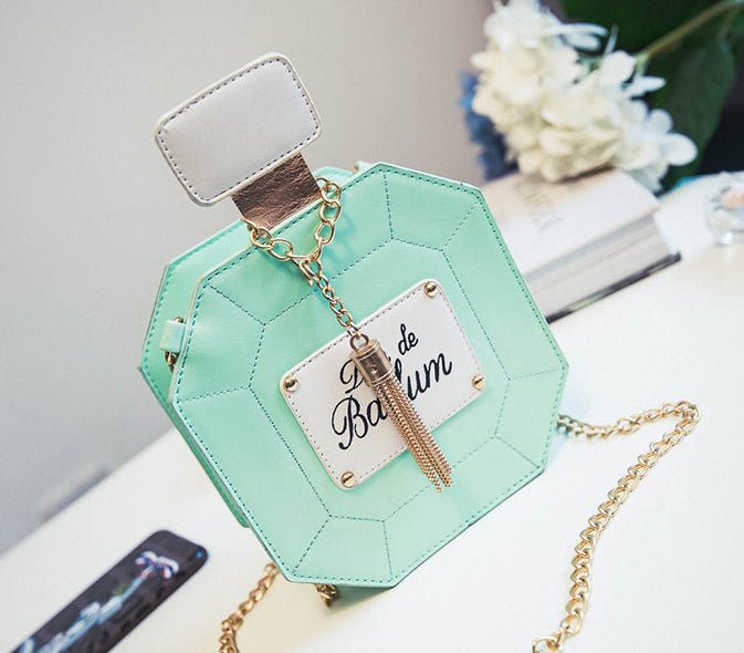 Mini Chain Crossbody Bag $49.00 Dana Fashion Color: Green Women's Bags P roduct information: Style: Women's shoulder bag Fabric texture: PU Lining texture: no lining Bag shape: round Trendy luggage styles: other Opening method: zipper Popular elements: pr