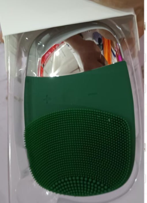 Mini Silicone Electric Face Cleansing Brush Electric Facial Cleanser Facial Cleansing Brush Skin Massager Skin Care Tools $28.00 Dana Fashion Color: Green style: Electric Electrical outlet: DC Beauty Tools Overview: * Sonic technology can effectively clea