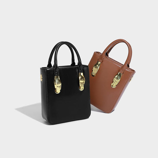 Mini Small Square Bag Metal Handbag Shoulder Crossbody Female Student $85.00 Dana Fashion Color: Black Size: 19X8X22CM Women's Bags Product information: Lining texture: Polyester Applicable scenarios: Daily configuration Color: Black, caramel Outer bag ty