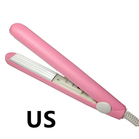 Mini splint hair straightener $15.00 Dana Fashion Color: Pink Model: US Beauty Tools Product Name： Mini splint hair straightener with constant temperature 180 ℃, rapid temperature rise in 30 seconds, 3D floating technology Commodity material： Aluminum Pro