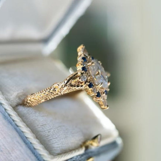 Minority Fashion Ring Gold-plated Inlaid $8.74 Dana Fashion Color: Gold Zircon Ring Size: 10 Yards Women's Accessories Product information: Type: Ring Treatment Process: Electroplating Color: gold zircon ring Applicable population: Female Size: no.6, no.7
