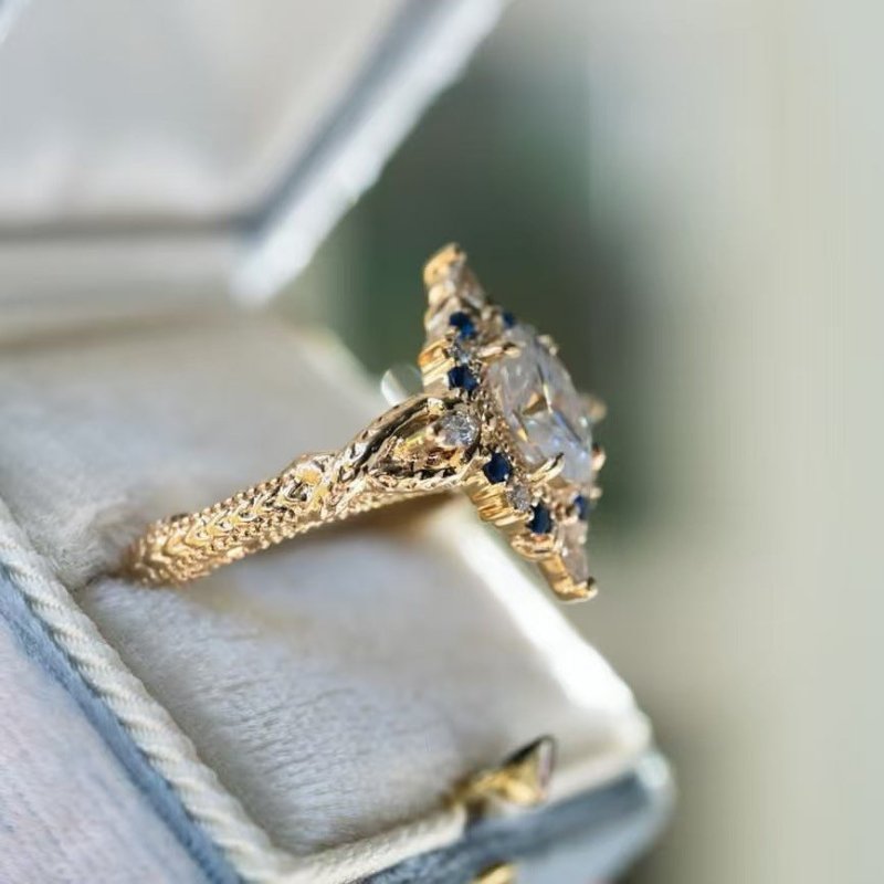 Minority Fashion Ring Gold-plated Inlaid $8.74 Dana Fashion Color: Gold Zircon Ring Size: 10 Yards Women's Accessories Product information: Type: Ring Treatment Process: Electroplating Color: gold zircon ring Applicable population: Female Size: no.6, no.7