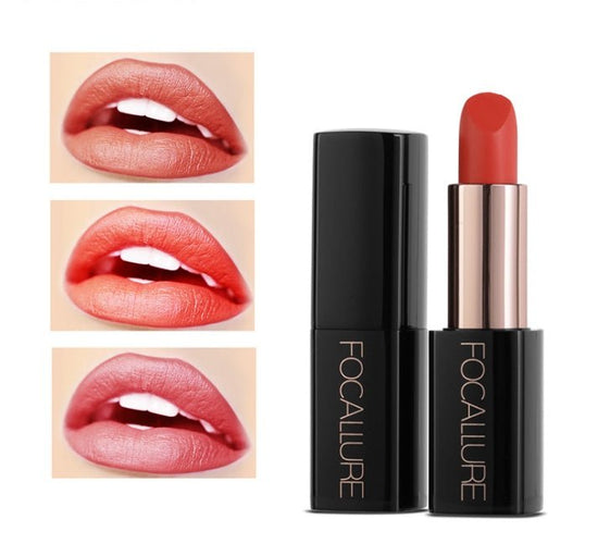 Moisturizing lipstick $89.00 Dana Fashion Color: Number 1 makeup One price Color： 20 colors Efficacy: moisturizing