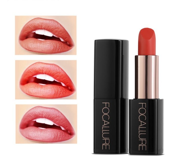 Moisturizing lipstick $89.00 Dana Fashion Color: Number 1 makeup One price Color： 20 colors Efficacy: moisturizing