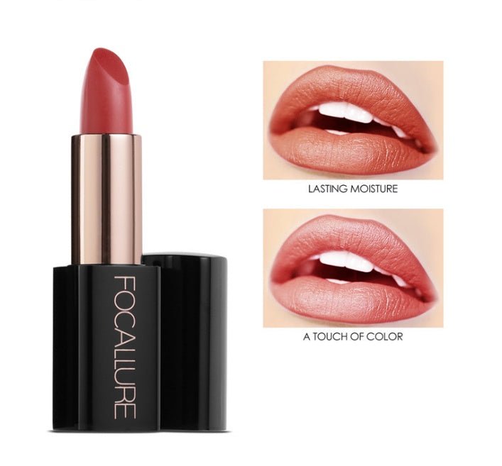 Moisturizing lipstick $89.00 Dana Fashion Color: Number 1 makeup One price Color： 20 colors Efficacy: moisturizing