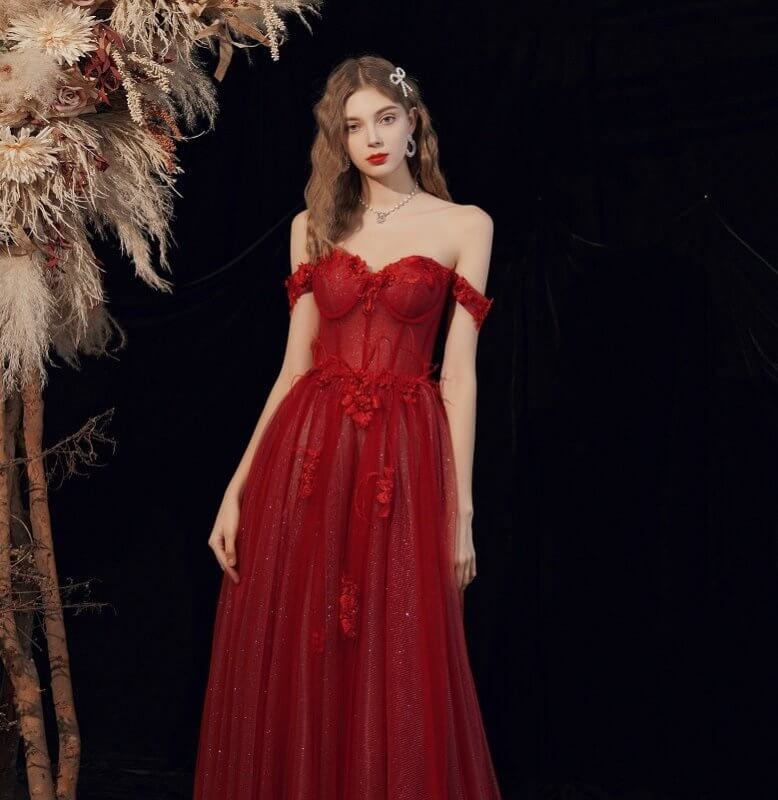 Mom's Wedding Toast Dress Host Annual Meeting $299.00 Dana Fashion Color: Wine Red Size: L Women's clothing Product information: Size: XS, S, M, L Fabric: Skin friendly fabric Style: Korean version Popular element: straps Color classification: Wine red Fl