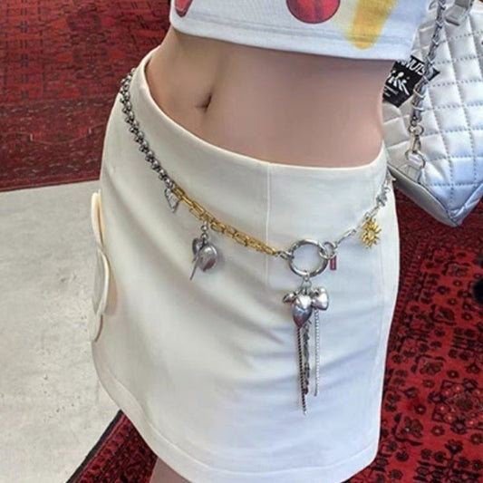 Multi-Element Chain Stitching Punk Vintage Distressed Love Pendant Belt $18.00 Dana Fashion Color: Heart Tassel Women's Accessories Product information: Color: heart-shaped tassel Applicable Gender: Female Applicable age: Adult Material: Metal Style: Swee