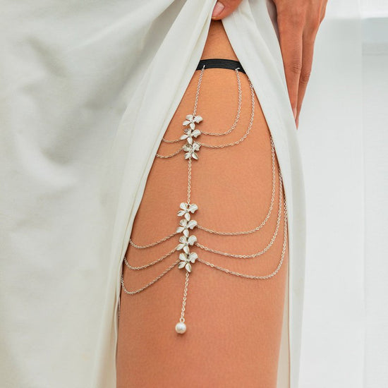Multi-layer Chain Star Leg Ring Thigh Chain $15.00 Dana Fashion Color: 06 White K0320 Purity: Specifications Women's Accessories Product information: Color: 01 Gold 0298,01 White K 0298,02 White K 0299,03 gold 0309,04 gold 0318,04 White K 0318,05 White K