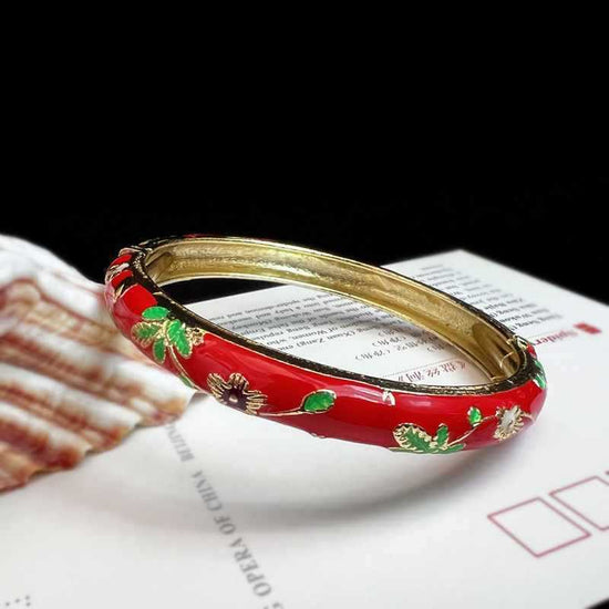 Museum Enamel Fine Floral Bracelet $25.01 Dana Fashion Color: Red Women's Accessories Product information: Style classification: Fresh and sweet Processing technology: manual Color: Red Small Flower Bracelet Material: Alloy Packing list: Bracelet * 1pc Pr