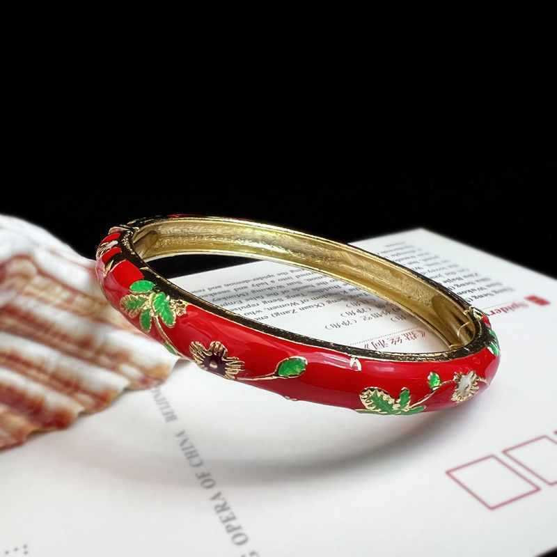Museum Enamel Fine Floral Bracelet $25.01 Dana Fashion Color: Red Women's Accessories Product information: Style classification: Fresh and sweet Processing technology: manual Color: Red Small Flower Bracelet Material: Alloy Packing list: Bracelet * 1pc Pr