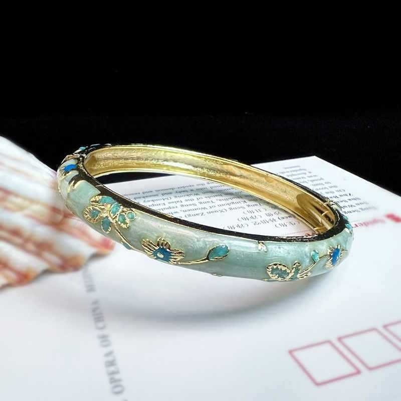 Museum Enamel Fine Floral Bracelet $25.01 Dana Fashion Color: Double Blue Women's Accessories Product information: Style classification: Fresh and sweet Processing technology: manual Color: Red Small Flower Bracelet Material: Alloy Packing list: Bracelet