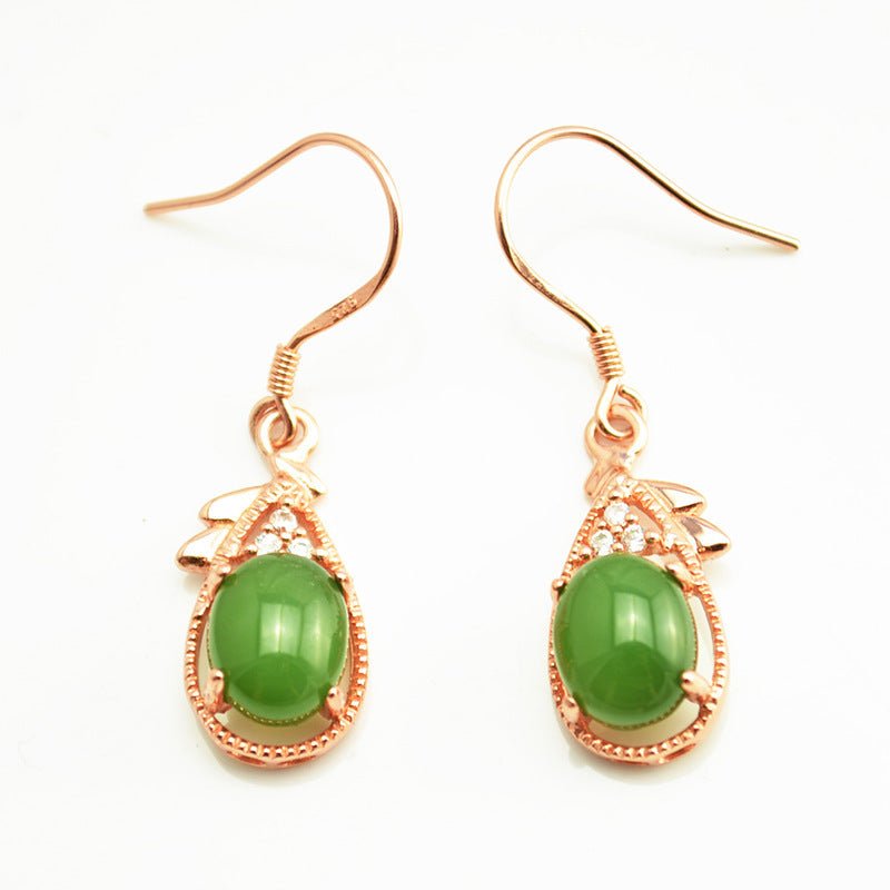 Natural Chalcedony Suit $45.99 Dana Fashion Color: Green Women's Accessories Material: natural chalcedony Set combination: earrings + item decoration + hand decoration Mosaic material: copper / natural agate, others Pendant material: agate, other