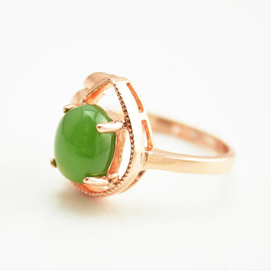 Natural Chalcedony Suit $45.99 Dana Fashion Color: Green Women's Accessories Material: natural chalcedony Set combination: earrings + item decoration + hand decoration Mosaic material: copper / natural agate, others Pendant material: agate, other