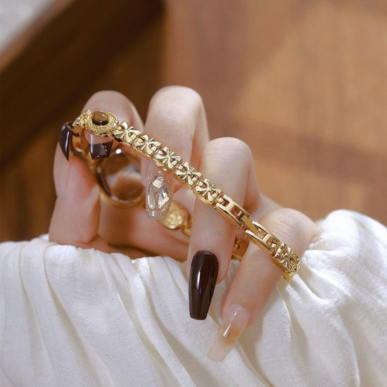 Natural Tigereye Maillard Advanced Chain Watch $53.07 Dana Fashion Color: Jade Champagne Noodles Women's Accessories Product information: Color: Tigereye champagne noodles, Tigereye Gold White, Emerald champagne noodles, Emerald Gold white noodles, Emeral