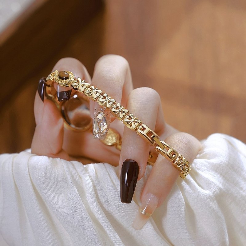 Natural Tigereye Maillard Advanced Chain Watch $53.07 Dana Fashion Color: Jade Champagne Noodles Women's Accessories Product information: Color: Tigereye champagne noodles, Tigereye Gold White, Emerald champagne noodles, Emerald Gold white noodles, Emeral