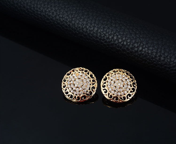 Necklace earrings ring jewelry four piece set $29.00 Dana Fashion Color: Gold Women's Accessories Process: Diamond Set combination: earrings + items + hand accessories Occasions for gifts: employee benefits, weddings, travel memorials Setting material: al