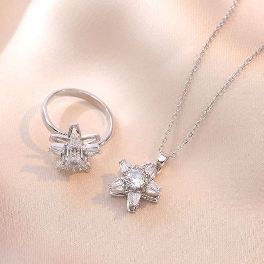 Necklace Female Flower Micro Inlaid Zircon Rotation $15.12 Dana Fashion Color: Flower Rotating Necklace Women's Accessories Product information: Treatment Process: Diamond Color: X0350 flower rotating necklace, J0225 flower spinning ring Applicable popula