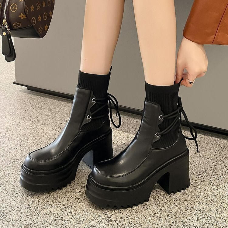 New British Style Muffin Thick Bottom Knitting Strap Martin Boots For Women $54.50 Dana Fashion Color: Black Size: 35 Women's shoes Overview: Unique design, stylish and beautiful. Good material, comfortable feet. A variety of colors, any choice. Specifica