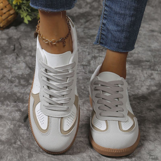 New Colorblock Lace-up Flats Shoes Fashion Breathable Hollow Slip On Casual Shoes For Women $35.55 Dana Fashion Color: Black Size: Size36 Women's shoes Product information: Style: Casual Popular elements: Shallow mouth, leather stitching Toe shape: round