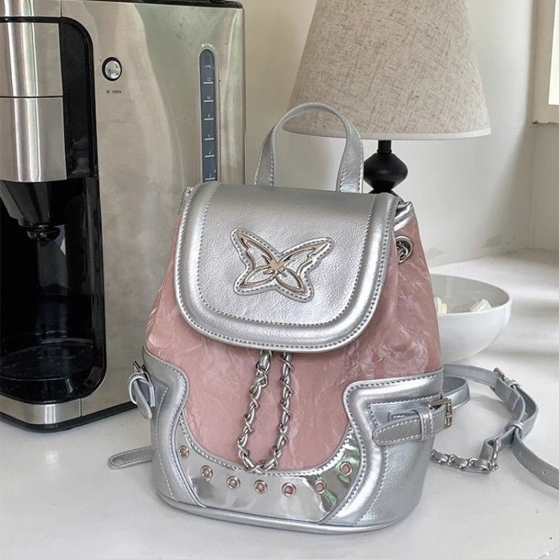 New Commuter Chain Backpack For Women $68.97 Dana Fashion Color: Black Women's Bags Product information: Popular elements: sewing line Style: street trend Bags/suitcases type: Sandwich pocket With/without interlining: Yes Lining material: Polyester Closin