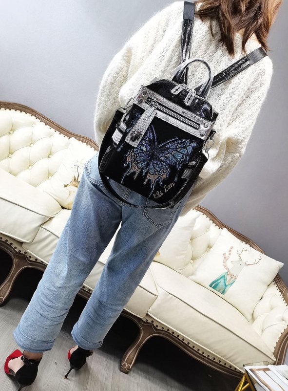 New Delicate Rhinestone Personality Butterfly Shoulder Bag $98.00 Dana Fashion Color: Black Women's Bags Product information: Applicable scenarios: Leisure Color classification: black, Gun Color Lining material: Nylon Hardness of bag: Soft Degree of water