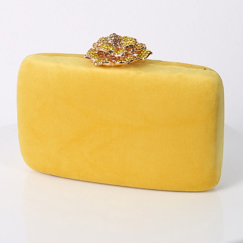 New Diamond Decoration Evening Bag PU Flannel Clutch Bag Chain Satchel Banquet Dress Bag Party Evening Gift Bag Evening Bag $79.00 Dana Fashion Color: Yellow Women's Bags Product information: Material: Suede Function: hand, hand, shoulder, diagonal Color;