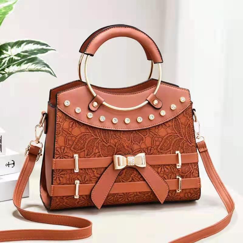 New European And American Fashion Diagonal Bag $47.05 Dana Fashion Color: Yellow Women's Bags Product information: Style: cross-border trend Style: women's shoulder bag Fabric texture: PU Lining texture: polyester Bag shape: horizontal square type Luggage