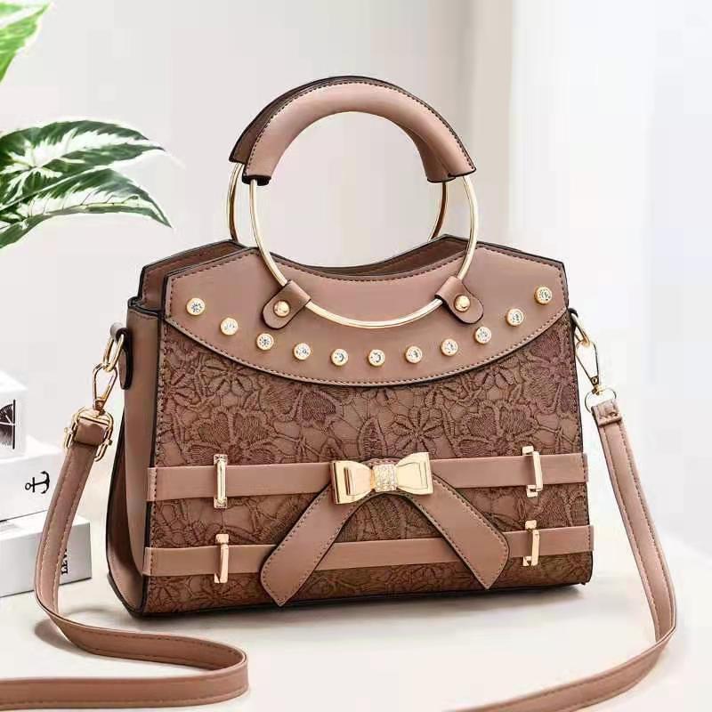 New European And American Fashion Diagonal Bag $47.05 Dana Fashion Color: Brown Women's Bags Product information: Style: cross-border trend Style: women's shoulder bag Fabric texture: PU Lining texture: polyester Bag shape: horizontal square type Luggage