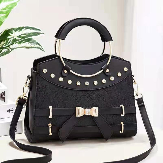 New European And American Fashion Diagonal Bag $47.05 Dana Fashion Color: Black Women's Bags Product information: Style: cross-border trend Style: women's shoulder bag Fabric texture: PU Lining texture: polyester Bag shape: horizontal square type Luggage