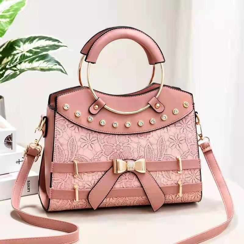 New European And American Fashion Diagonal Bag $47.05 Dana Fashion Color: Pink Women's Bags Product information: Style: cross-border trend Style: women's shoulder bag Fabric texture: PU Lining texture: polyester Bag shape: horizontal square type Luggage t