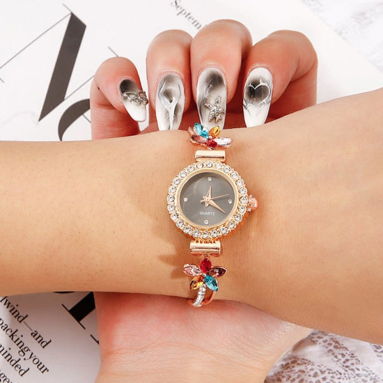 New Fashion Diamond Round Women's Watch Adjustable Bracelet Watch Women's Quartz Watch $19.90 Dana Fashion Color: Gold Women's Accessories Product information: Color: rose gold Black, rose gold blue, rose gold Green, rose gold powder, gold, rose gold, sil