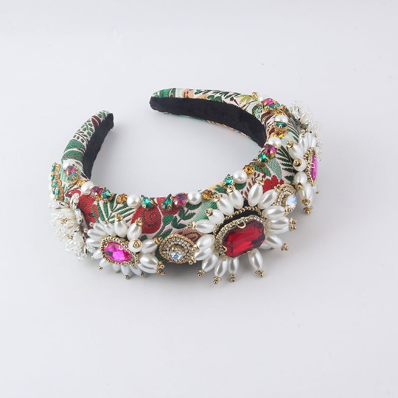 New Fashion European And American Style Baroque Light Luxury Sponge Rhinestone Pearl GEM Headband $36.63 Dana Fashion Color: E Women's Accessories Product information: Treatment Process: Diamond Color: A,B,C,D,E Applicable people: women Material: sponge P