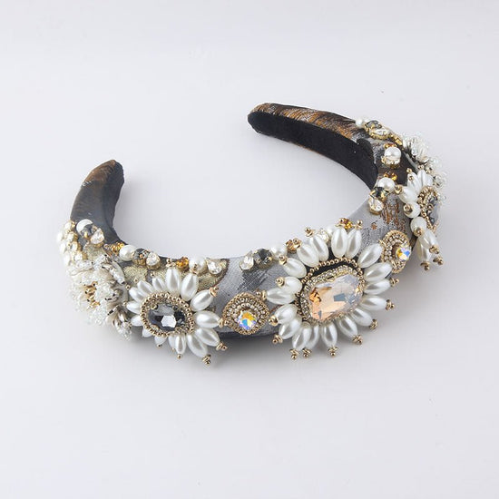 New Fashion European And American Style Baroque Light Luxury Sponge Rhinestone Pearl GEM Headband $36.63 Dana Fashion Color: C Women's Accessories Product information: Treatment Process: Diamond Color: A,B,C,D,E Applicable people: women Material: sponge P